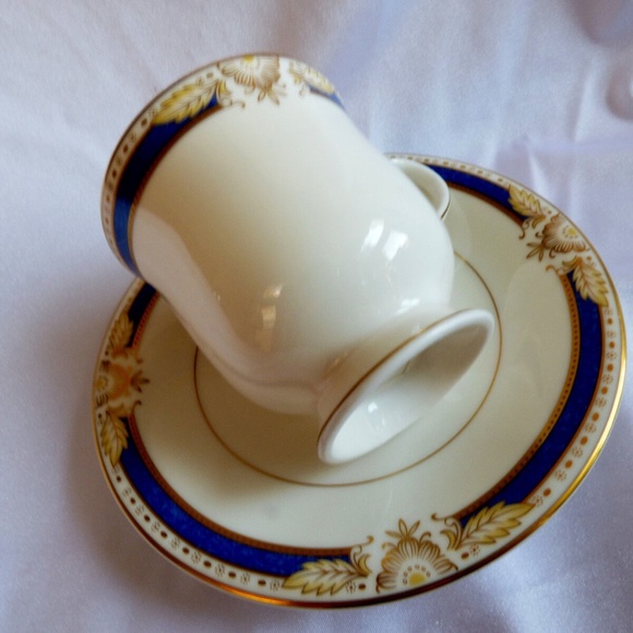 Mikasa Grimaldi Porcelain gold & cobalt blue Footed Tea Cup & Saucer set - Picture 5 of 8